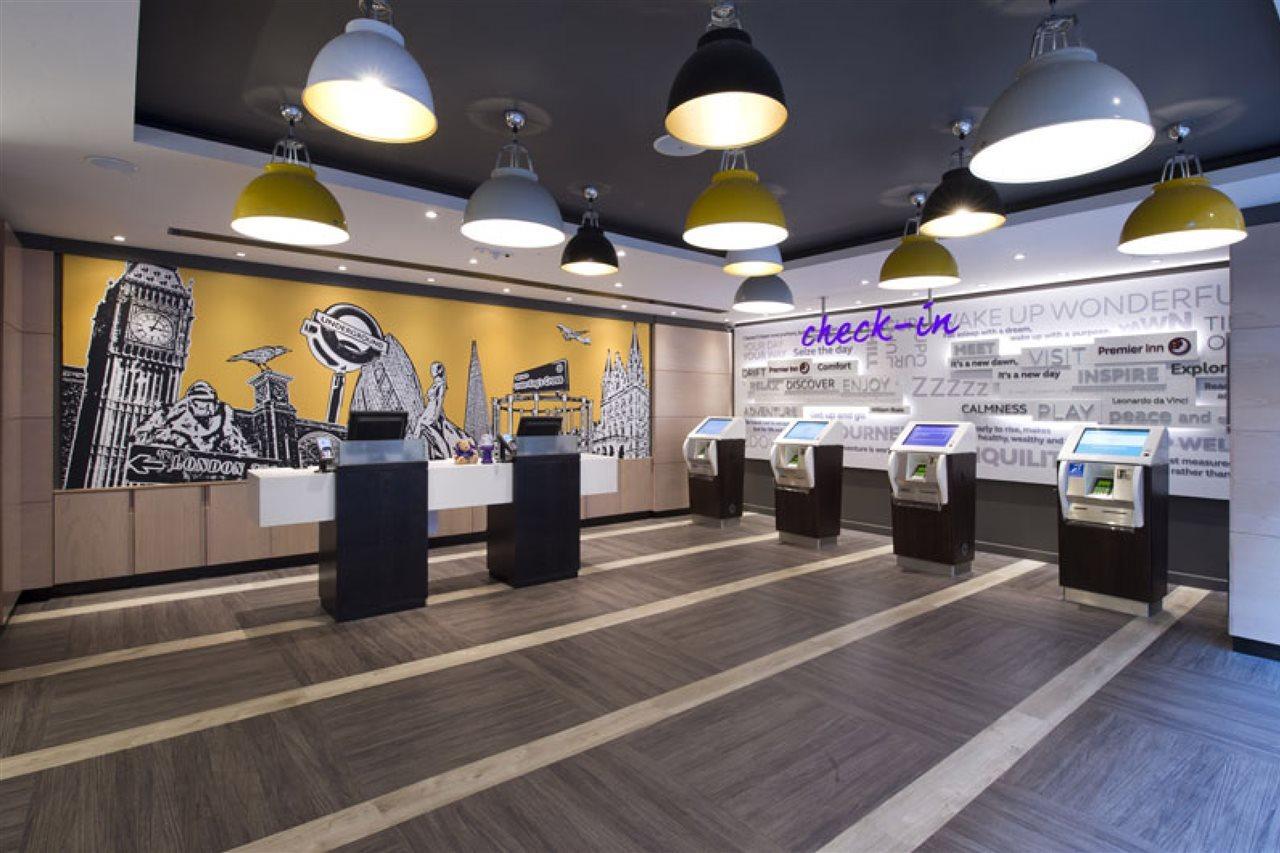 Premier Inn London King'S Cross Bagian luar foto
