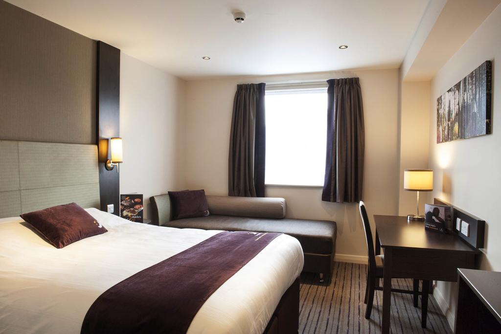 Premier Inn London King'S Cross Bagian luar foto